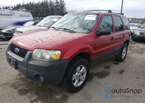 2005 Ford Escape Xlt from USA, damaged, VIN 1FMYU93105DA01113
